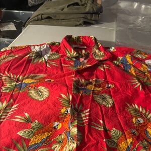 Vibrant Red Parrot Print Men's Casual Shirt